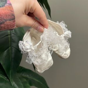 Vintage Infant Lace Trim Baptized Baptism Baby Shoes Soft Rayon Satin Slippers